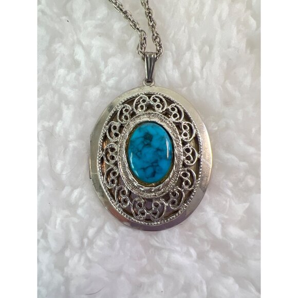 Jewelry - Vintage Faux turquoise and silver plated locket Large w/ necklace